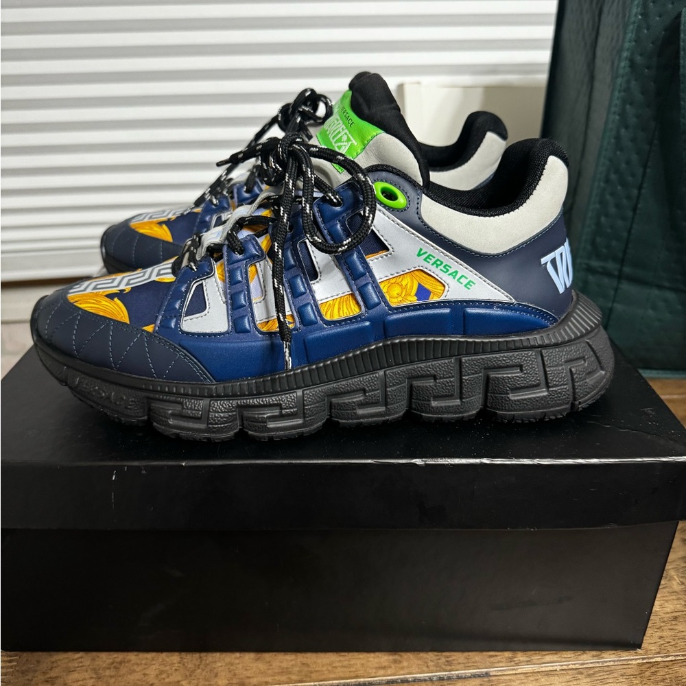 versace trigreca sneaker (blue)